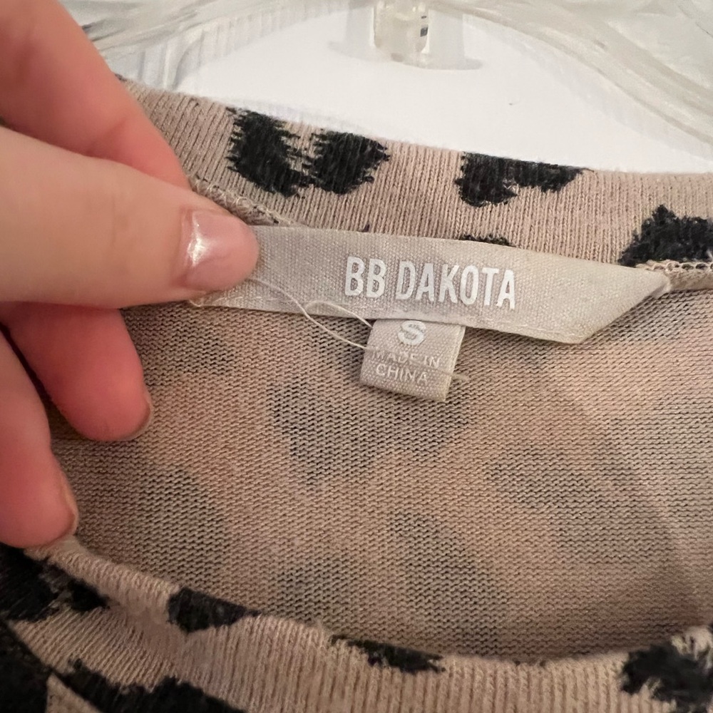 anthropologie cheetah print crew neck top - Picture 3 of 4